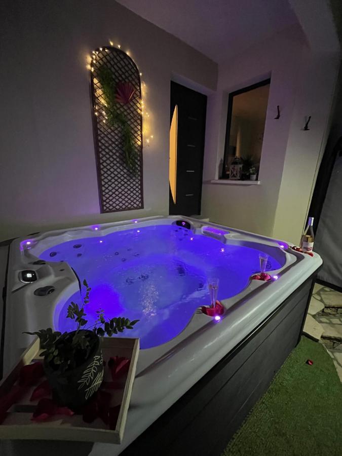 Chambre Au Calme Avec Spa Privatif Gratuit Sud Aveyron Les Palmiers Des Causses Saint-Rome-de-Tarn Exterior foto